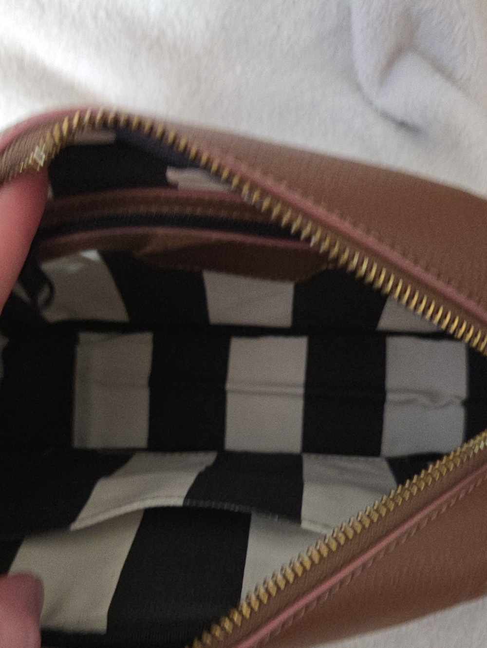 NWOT R. Riveter Jane Camera Bag In Brown Pebbled Leather Pink Edging - Picture 3 of 5